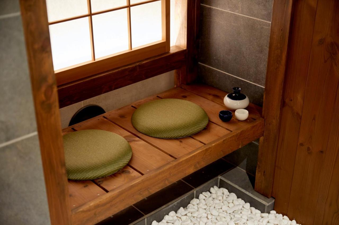 Вилла 古今 天下茶屋 With A Private Parking Lot And A Half Open-Air Bath And Direct To Kix Осака Экстерьер фото