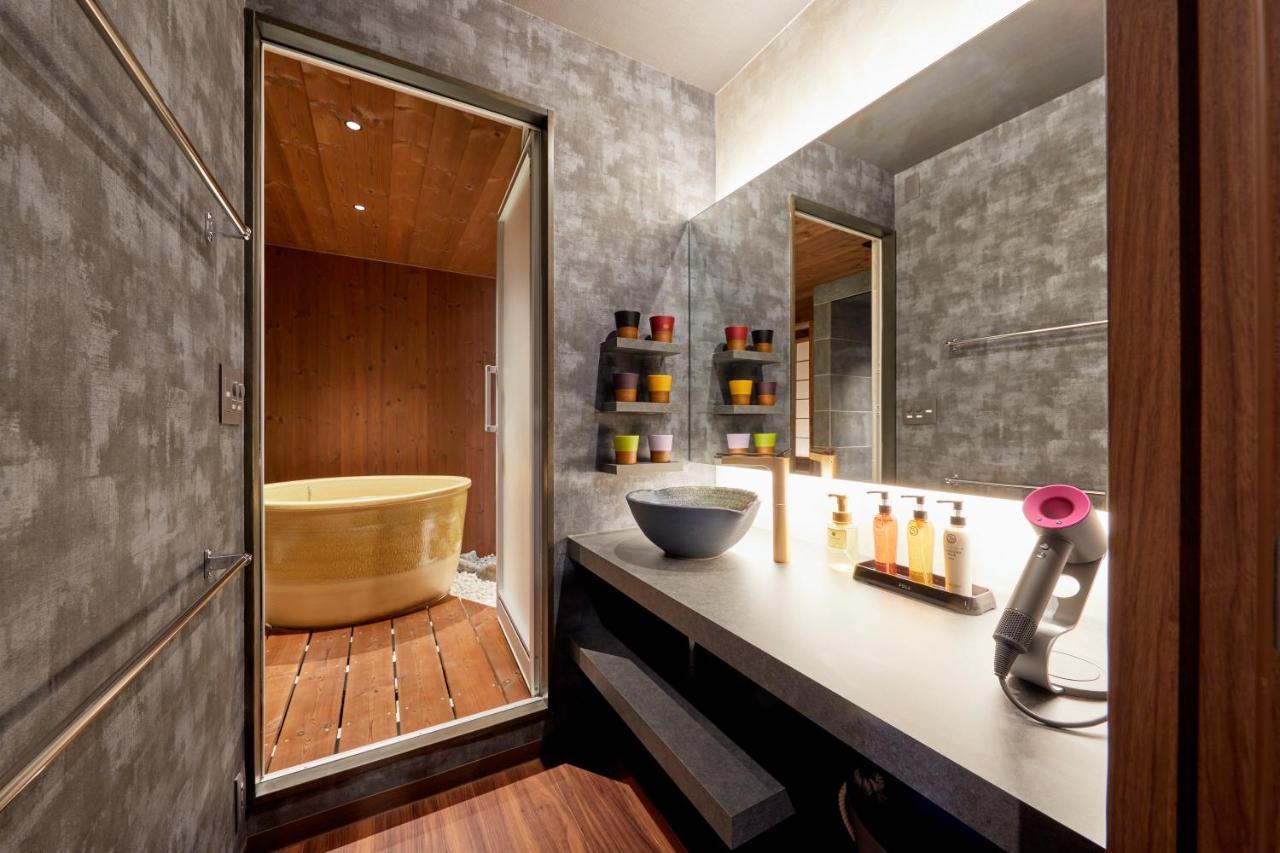 Вилла 古今 天下茶屋 With A Private Parking Lot And A Half Open-Air Bath And Direct To Kix Осака Экстерьер фото
